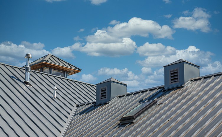 Metal roofing panels on a commercial building in Memphis, TN and nearby areas